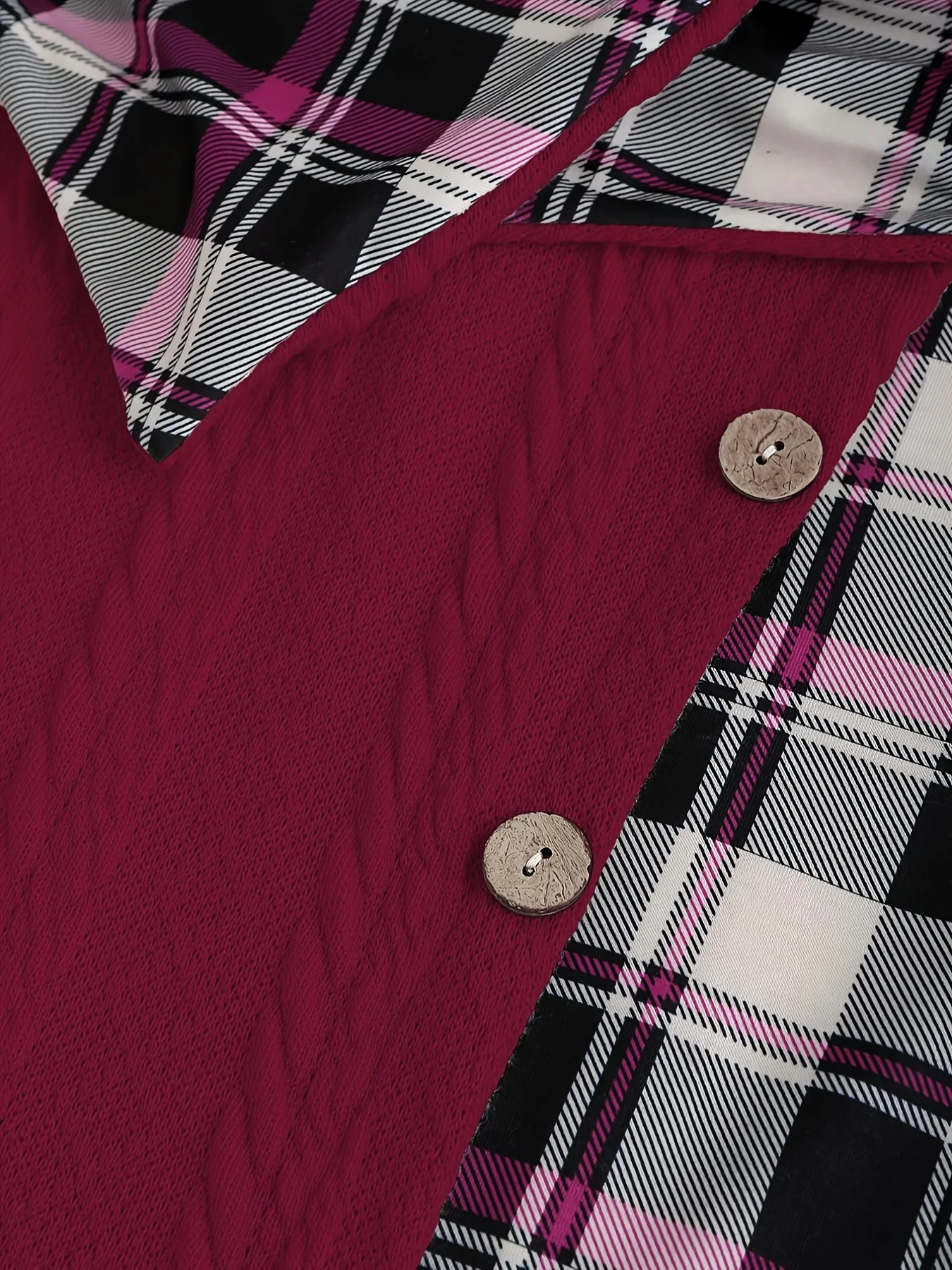 Damen-Kleid mit Karomuster, Kapuze, hoher Taille, A-Linie, lange Ärmel, aus Strick, mit dekorativer Schnallendetail. – Detail 17