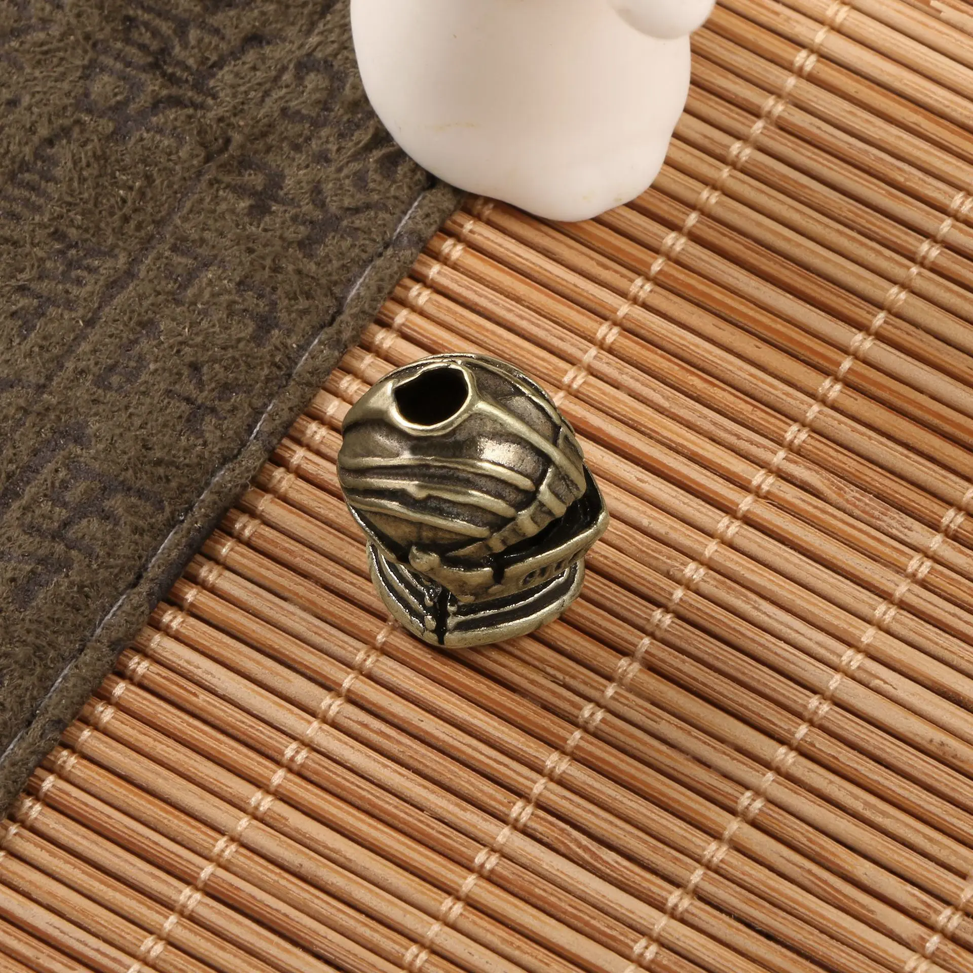 تماثيل خوذة فارس نحاسية عتيقة ، قلادة سلسلة مفاتيح سهلة الاستخدام ، قلادة حبل ، ديكور مكتب نحاسي ، هدية إكسسوارات منزلية #3