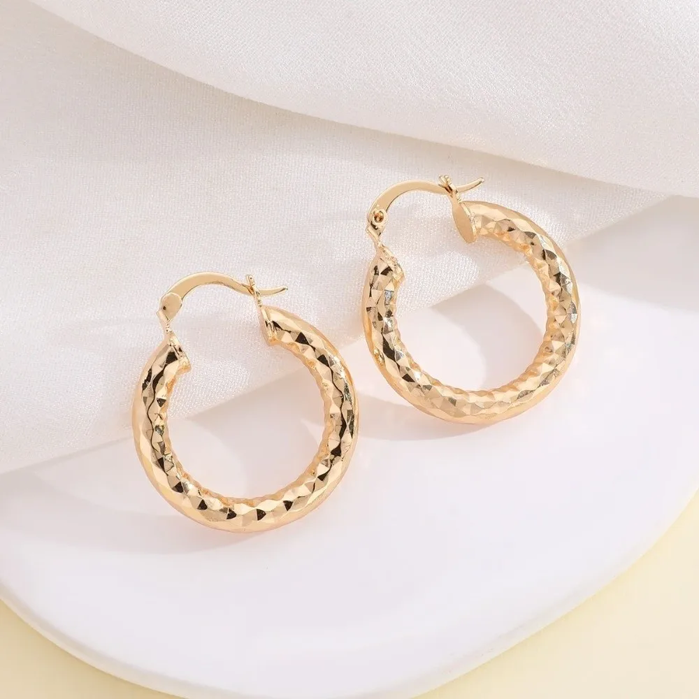 بسيطة الحد الأدنى هوب أقراط خفيفة الوزن الذهب اللون القرط الأطواق مزاجه الذهب هوب أقراط للنساء