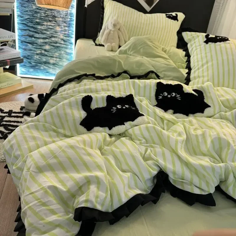 

Korean Style Bedding Set Green Strip Black Cat Embroidery Washed Cotton Duvet Cover Cute Cardboard Bed linen Comforter Sets