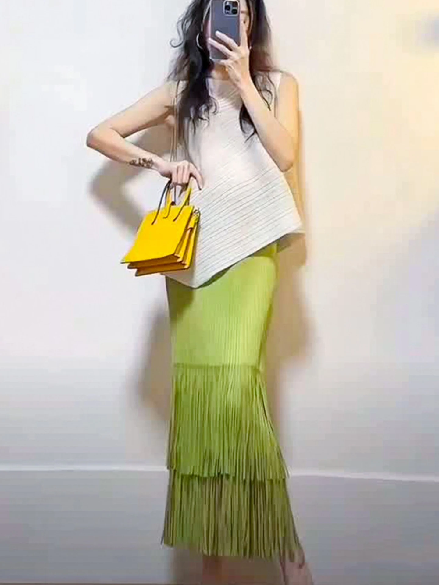 Pure Color Sleeveless round Neck Pleated Top with Tassel Feel for Women Commute Style Half Skirt Two Piece Set