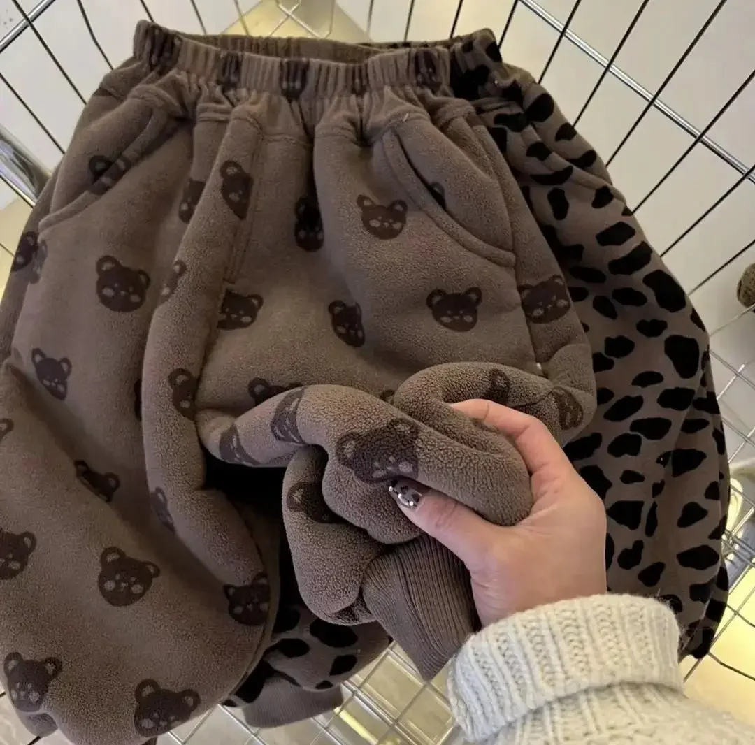 2026 Neue Kinder-Plüschhosen aus Samt für Herbst und Winter, dicke Jungen-Sweathosen, Cartoon-Hosen für Mädchen, warme Kinderhosen, Trend – Detail 3