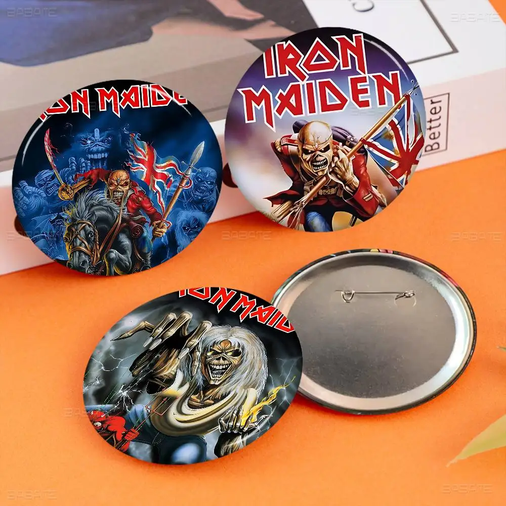 الكلاسيكية الفرقة I-Iron M-Maiden 32/44/58 مللي متر تخصيص زر دبابيس لطيف مضحك الإبداعية شارة مجوهرات ديكور هدايا للأصدقاء