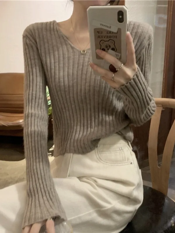 

Soft Long Sleeve V-Neck Knitwear Women's Slim Fit Short Style Casual Fashion Spring Autumn Top Korean Version Base Shirt