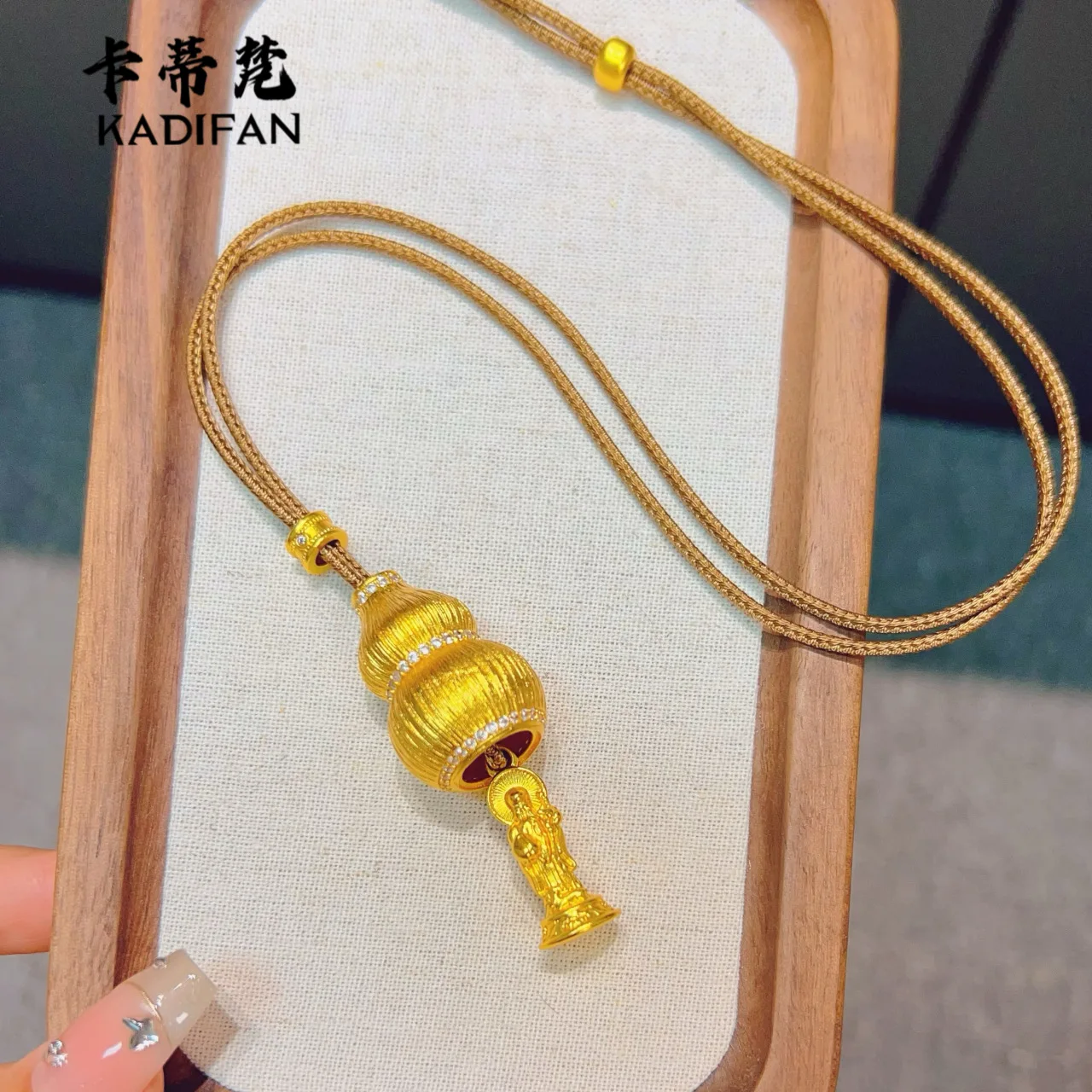 

Gold Shop 9999 24K real gold God of Wealth Point Diamond Brushed Hoist Pendant Fulu Shou Necklace Braided Sweater Chain