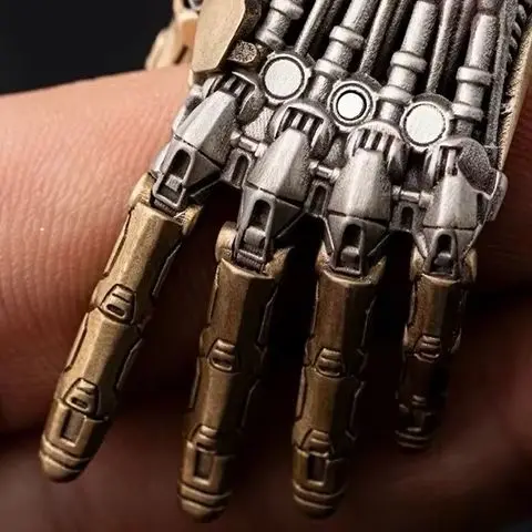 Creative Mechanical Bionic Hand Pendant With Chain For Men Women Movable Finger Joints Robot Hand Necklace Jewelry