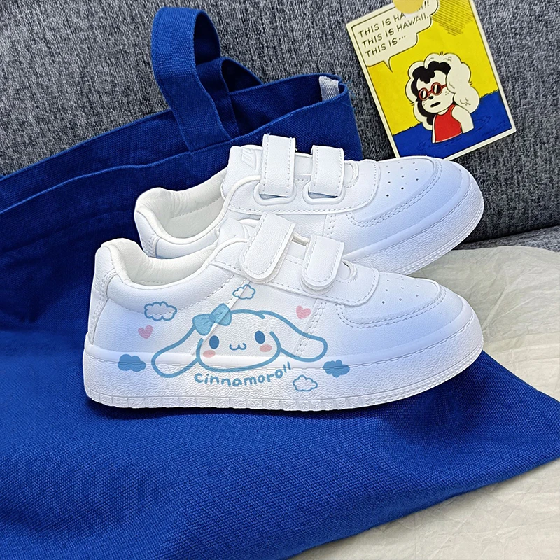 Adorável Cinnamoroll sapatos brancos pequenos para crianças, Anime Kawaii Sanrio, calçados esportivos finos e respiráveis dos desenhos animados, sapatos bonitos, presente infantil, verão