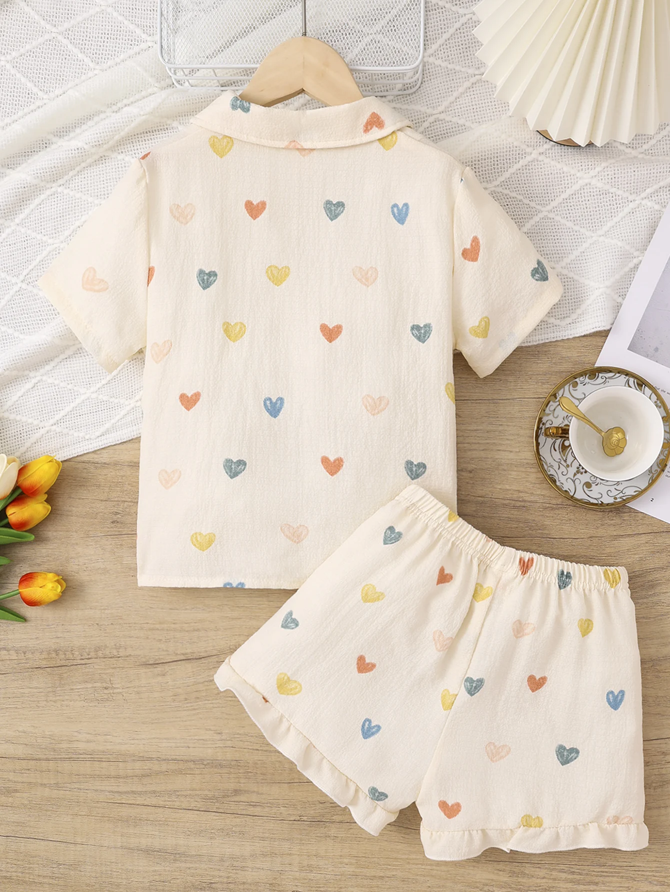 2-Piece Set for Girls, Summer Cuban Collar Textured Fabric with Heart Print, Cute Style Short-Sleeve Shorts Pajamas Loungewear Set