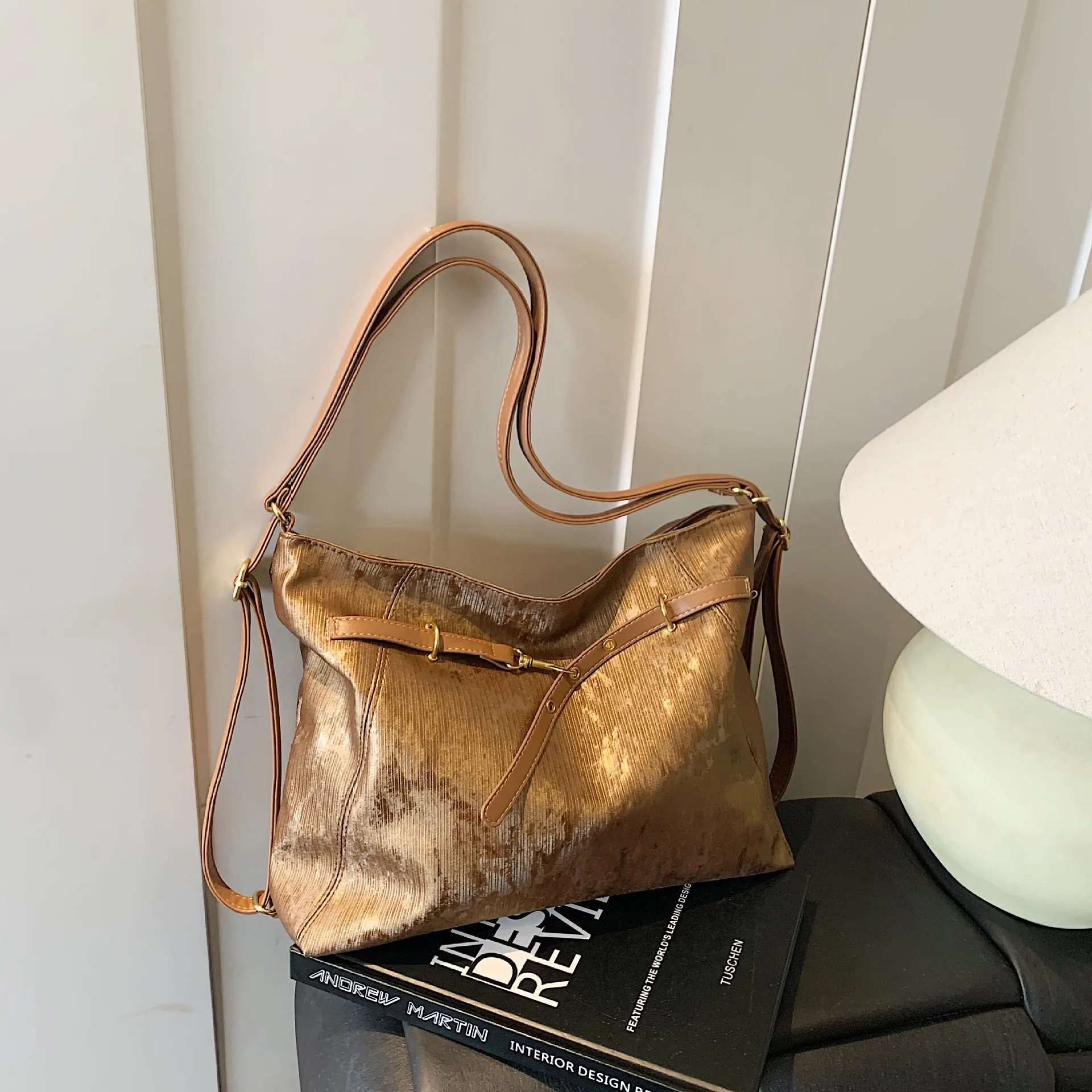 

2025 Spacious Backpack, Chic Daypack for Women, Trendy Laptop Bag, Casual Commuter Rucksack, Versatile Travel Backpack