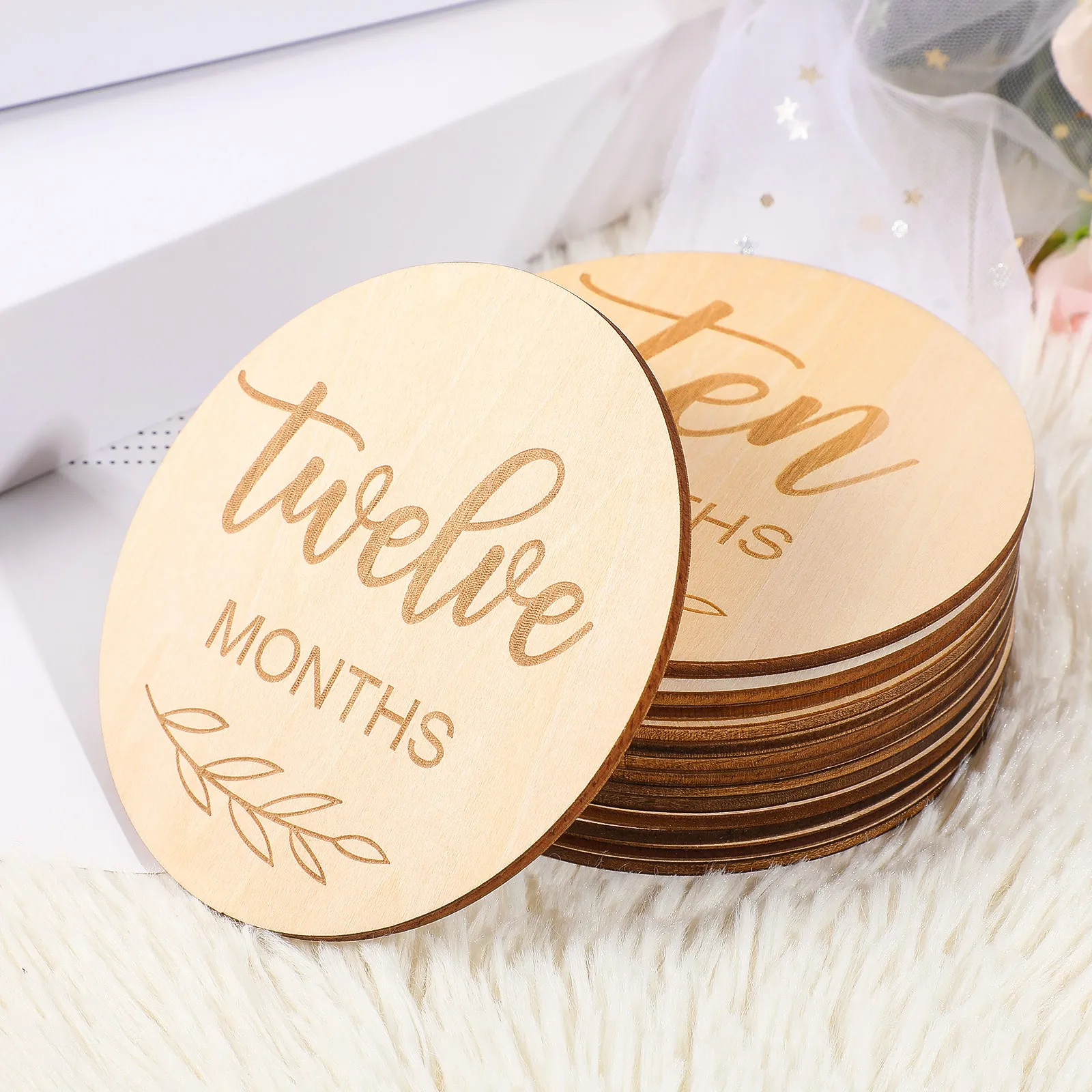 1Set Baby Monthly Milestone Wooden Circles Engraved Date Patterns Natural Wood Growth Trackers Photo Props for Infant First Year