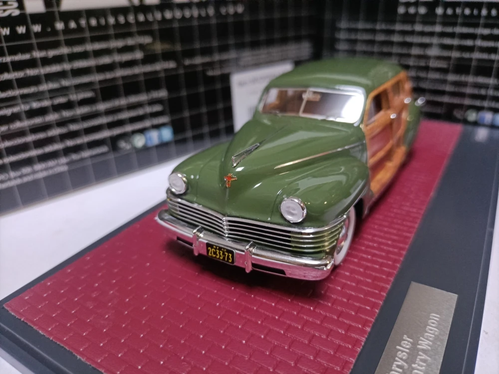 Matrix 1:43 Chrysler Town & Country Wagon 1942 Vintage Car Simulation Limited Edition Resin Metal Static Car Model Toy Gift