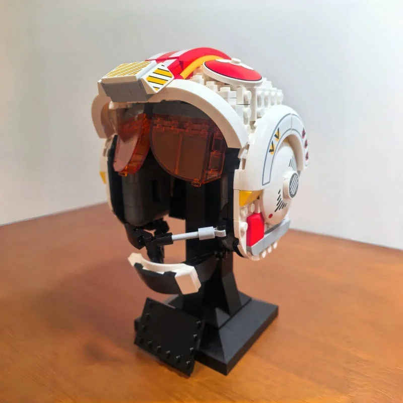 

2025 пятно 675 деталей Skywalker Red Five Fighter Pilot Маска Шлем Космический корабль Боевая модель Строительный блок Строительный мальчик подарок
