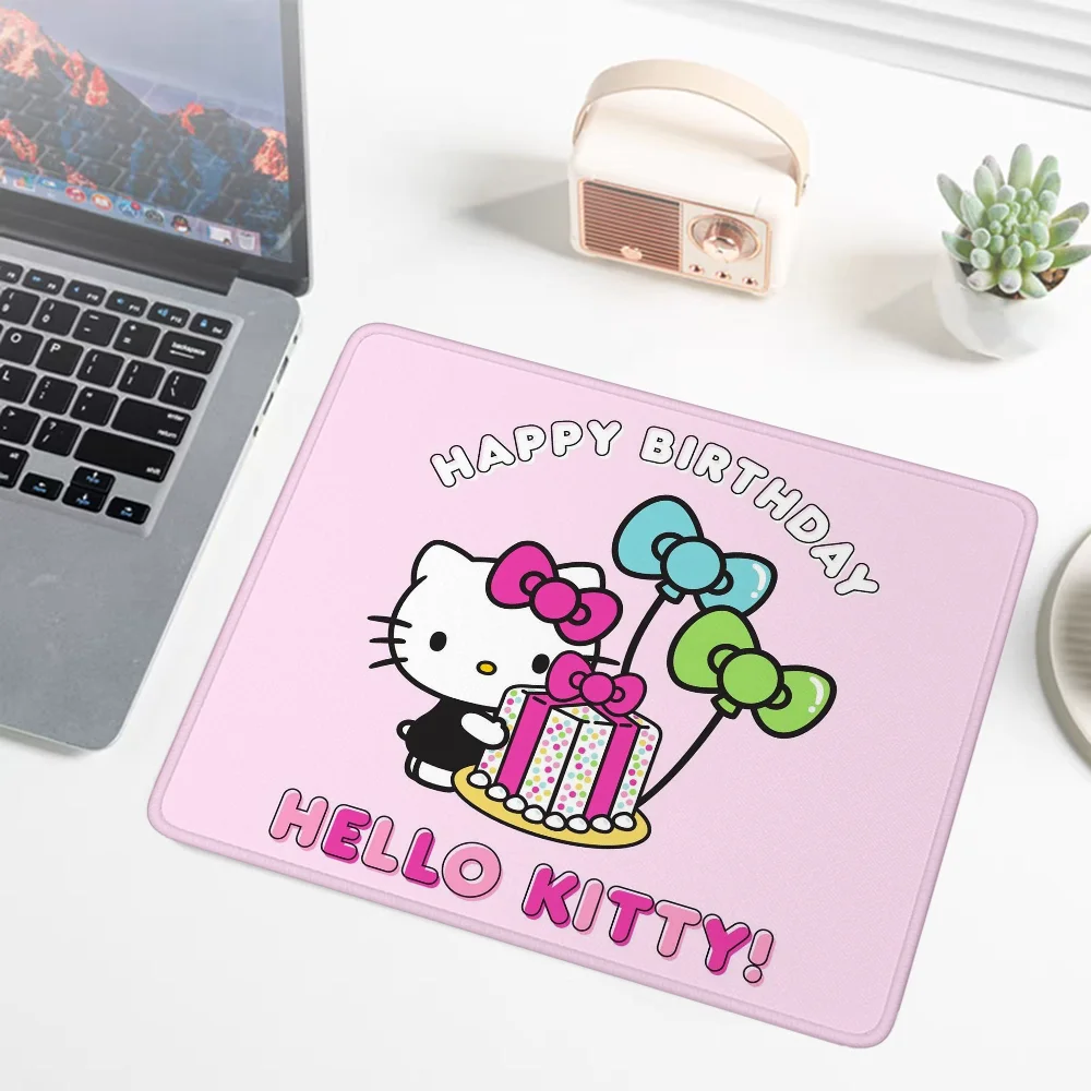 Hello Kitty mousspad Sanrio Small Mause Pad Mouse Cute Kawaii Deskmat Mausepad Desk Mat Computer Mousepad Gamer tappeto per Mouse