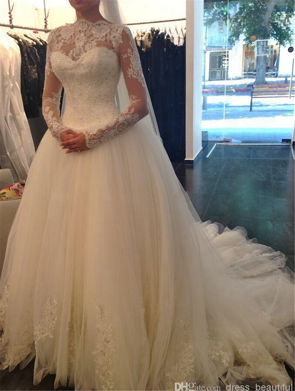 ZJ9006 Customized 2025 New V Neck Lace White Ivory Long Sleeve Wedding Dresses For Brides Plus Size Maxi Size
