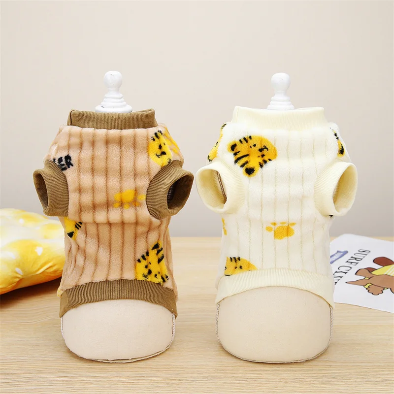 Korean Style Sphynx Cat Sweater with Buckle Winter Warm Pet Clothes for Cats Gotas Garfield Persian Pullovers mascotas Clothing