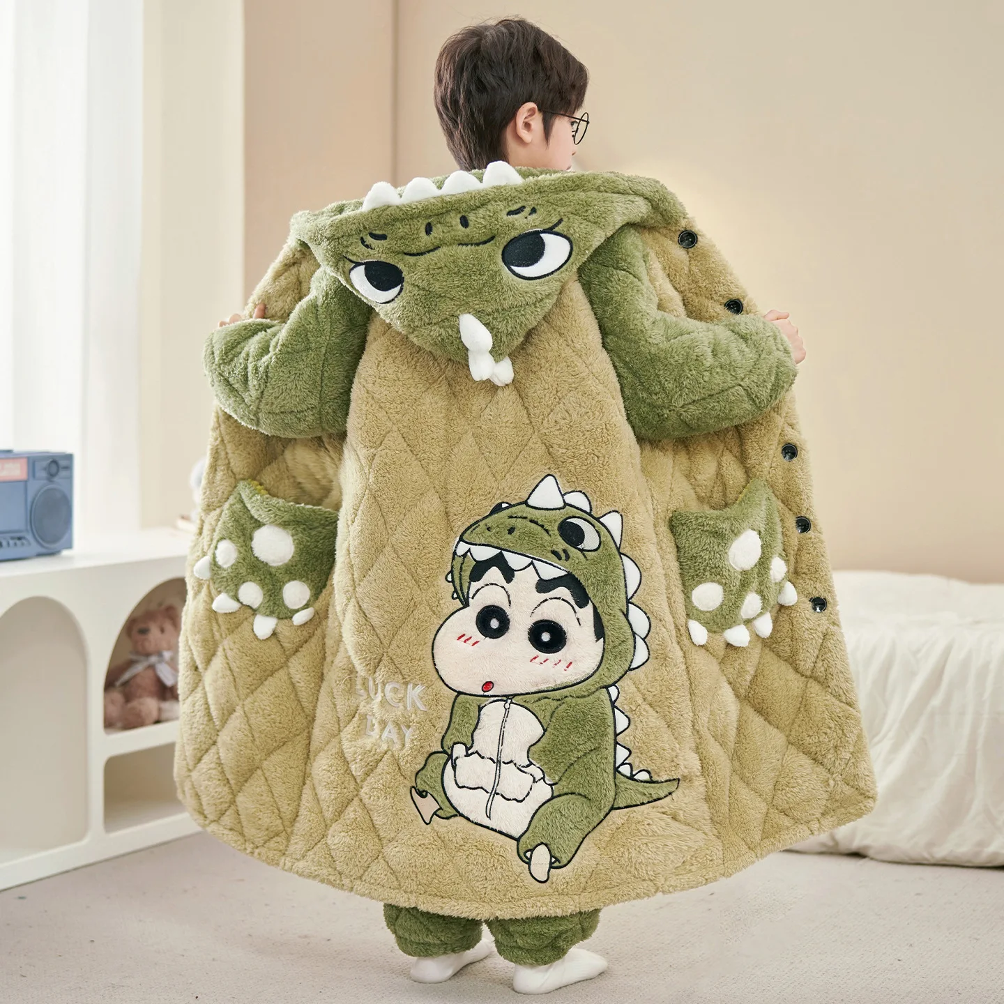 

Новые зимние 2 шт., детские плюшевые пижамы с карандашом Шин-Чан, кавайные трехслойные утепленные теплые повседневные домашние костюмы с рисунком аниме для мальчиков