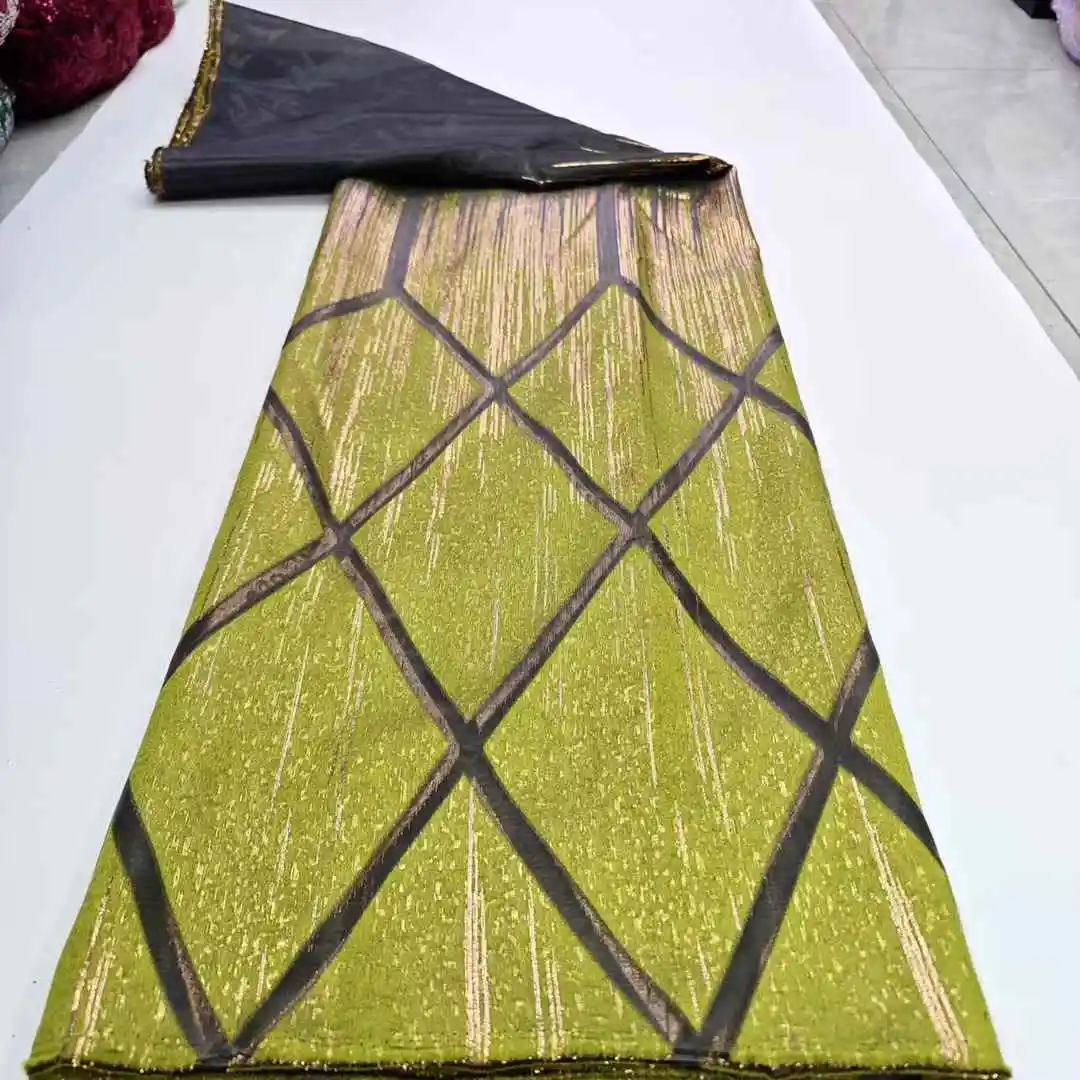 ไนจีเรียผ้าลูกไม้ Jacquard สีขาว 2025 คุณภาพสูงแอฟริกันผ้าลูกไม้และผ้าหรูหราชุดปาร์ตี้สําหรับผู้หญิงเย็บ