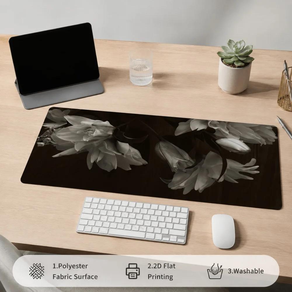 Simple floral print tablecloth, with a siliceous mud surface. Suitable for office workers, students, office desk setups