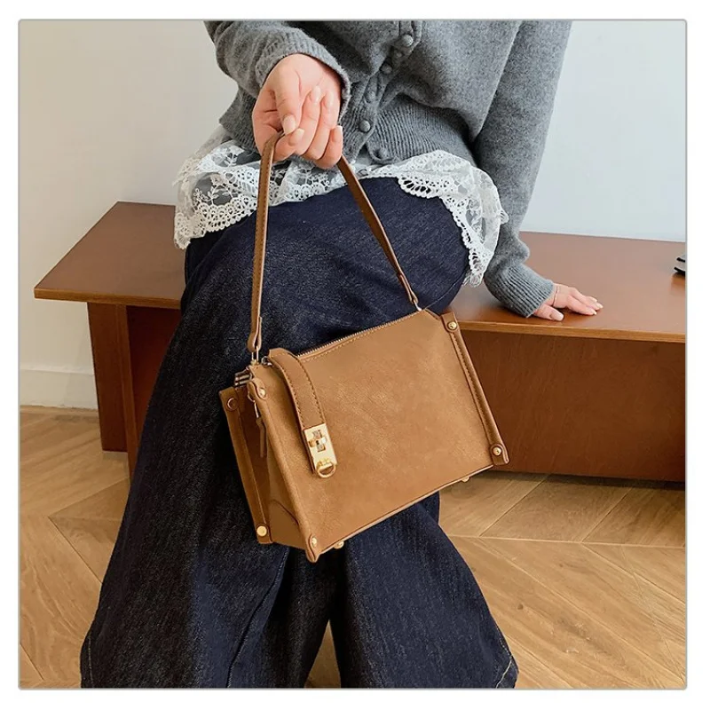 

Top-Tier Women's Handbag Made Of Calfskin Leather Boasting Trendy Costa Rica Vintage Neat Spacious Daily Look