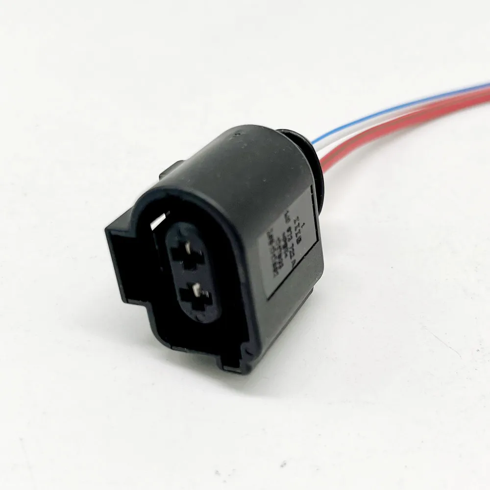 2Pin Water Spray Motor Booster Pigtail Connect Plug for VW CC Polo Passat Golf  Audi A3 A4 A6 Q3 TT 1J0973722A