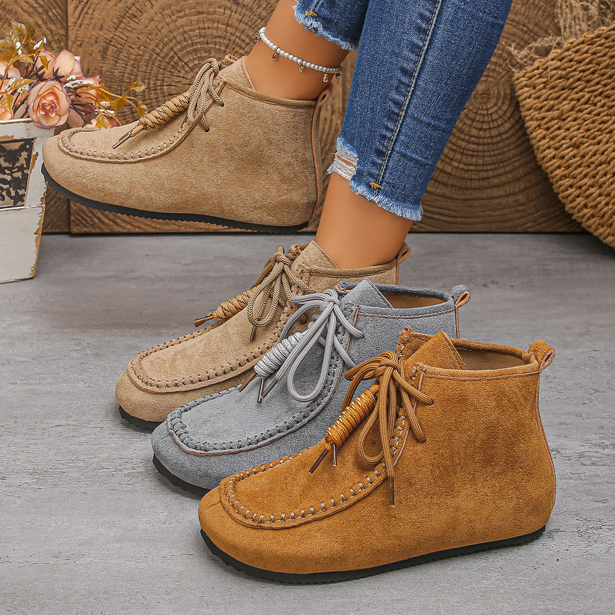 

Women's Shoes in The Spring and Autumn of 2025 Korean Retro Thick-soled Frosted Round Toe Beaded Tassel Fashion Low-cut Shoes.