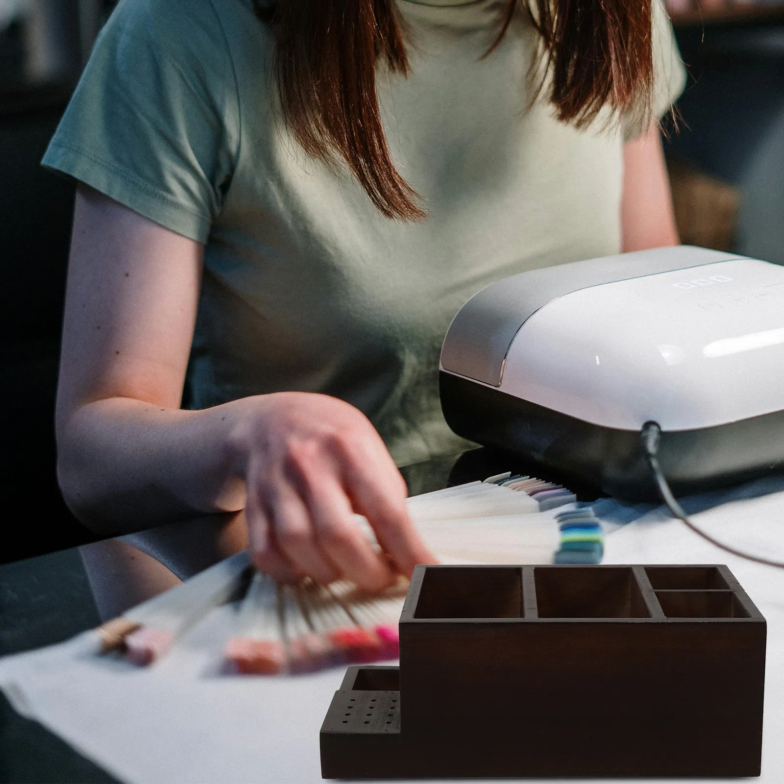 

Деревянный органайзер-кейс для хранения насадок для маникюра, полировочных головок, шлифовальных инструментов, демонстрационный бокс, держатель для инструментов для нейл-арта, для салона и дома