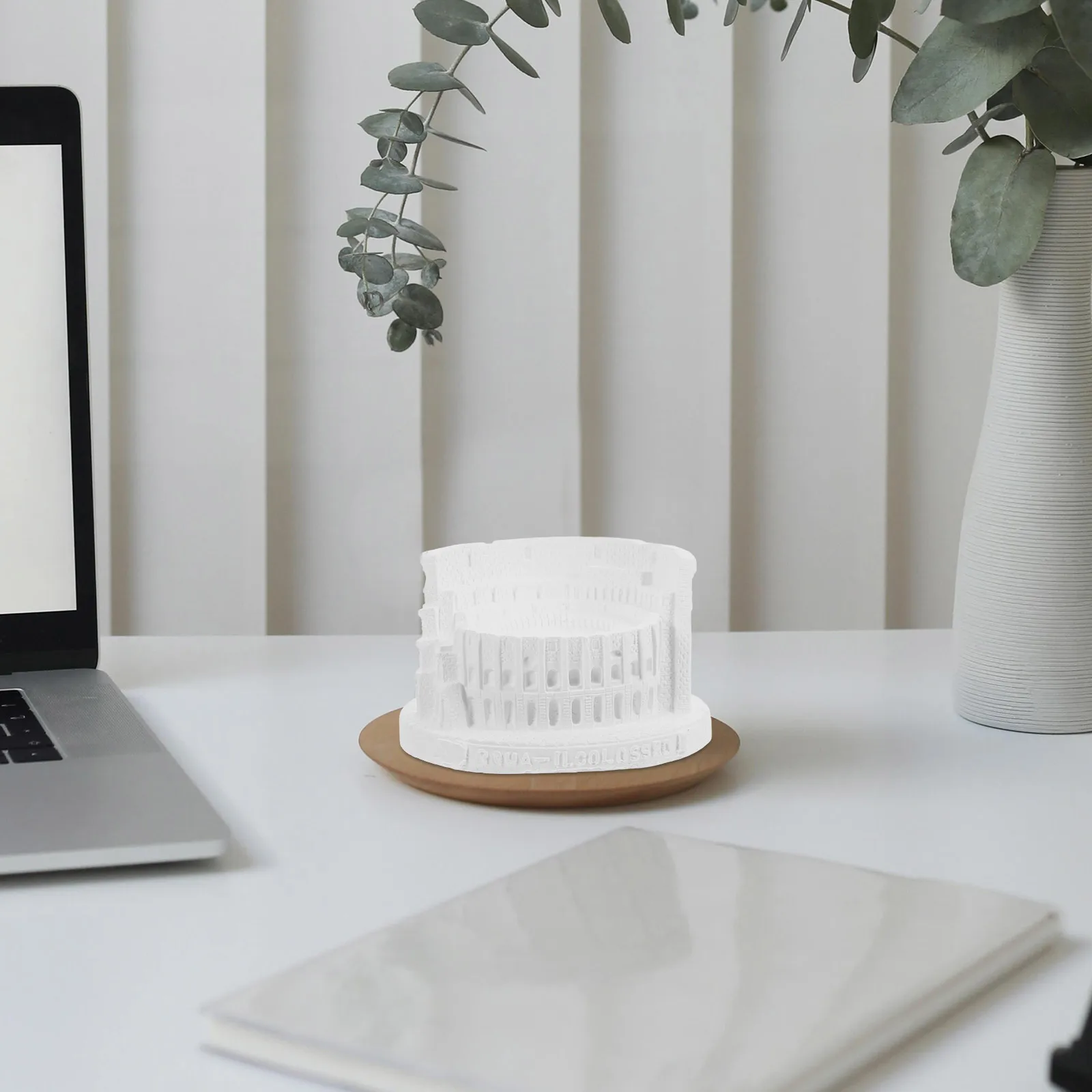 

Roman Colosseum Plaster Statue Home Decor Office Desk Ornament Ancient Architecture Craft Retro European Style Decoration Gift