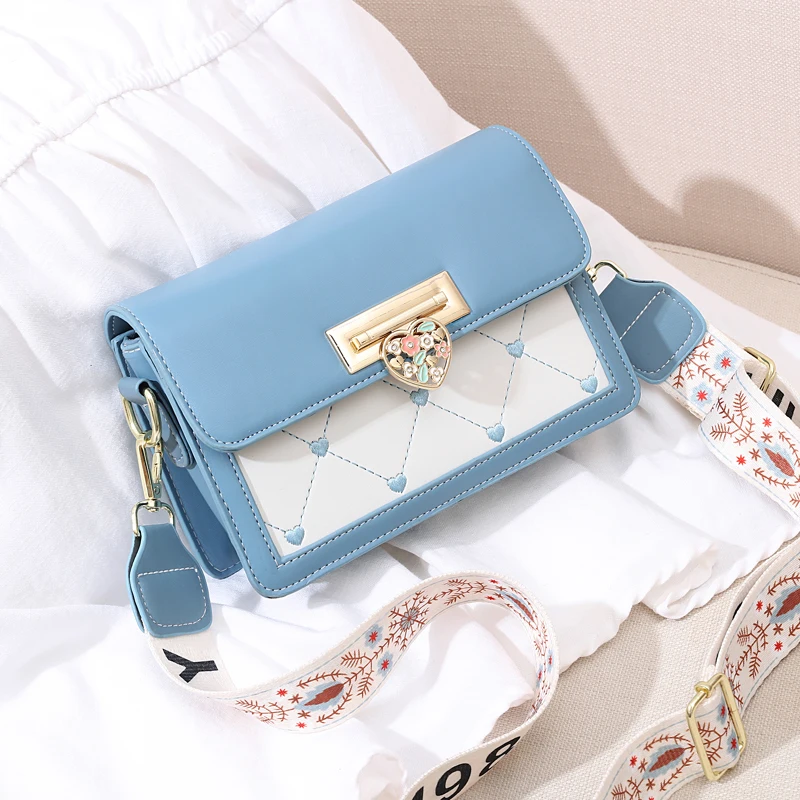 

Women's shoulder small square bag, summer new girl's heart gift bag