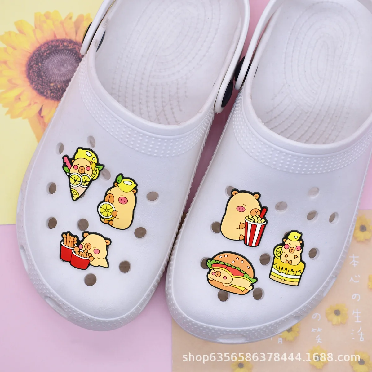 Small figurine Cartoon Capybara DIY accessories PVC Praise Shoe charmas clow for clogs Slides Gift Idea Easy to install