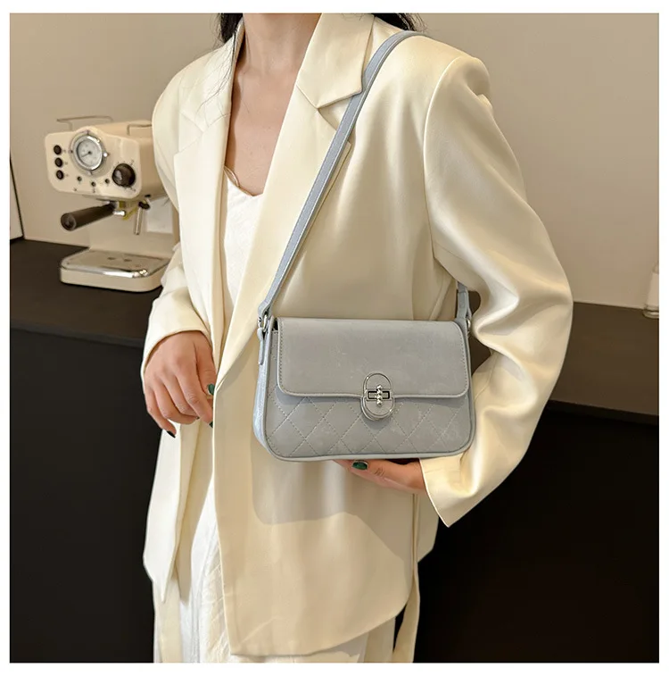 

【2025 New】High-Quality Women's Shoulder Bag - Fashion Square Crossbody Purse for Daily Commute & Travel (Small Fresh Style)