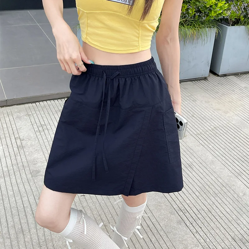 Damska szybkoschnąca spódnico-spodenki sportowe na lato, codzienna elastyczna talia, rozcięcie z przodu, spódnico-spodenki cargo.