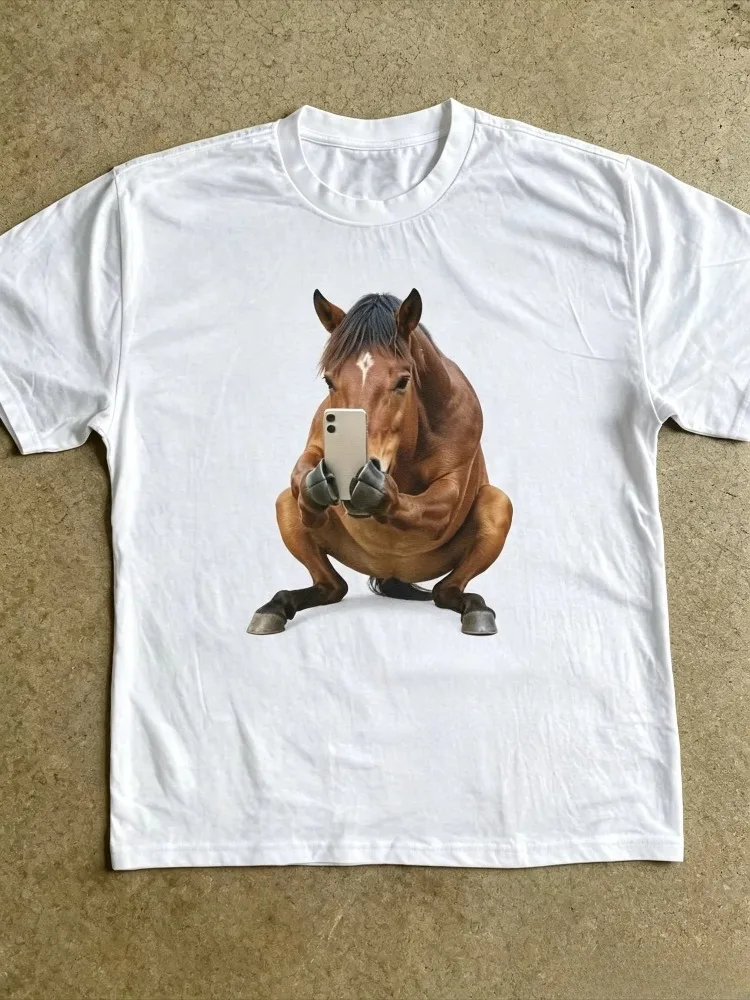 Men Women Loose T-shirt Humor Squatting Horse Playing Mobile Phone Print Graphic Cotton Short Sleeve Daily Streetwear Tee