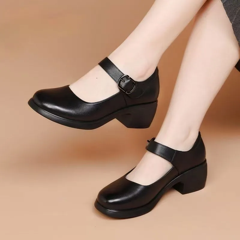 

Женские туфли Мэри Джейн на низком каблуке с круглым носком в британском академическом стиле, коллекция Весна/Лето/Осень 2026, из натуральной кожи