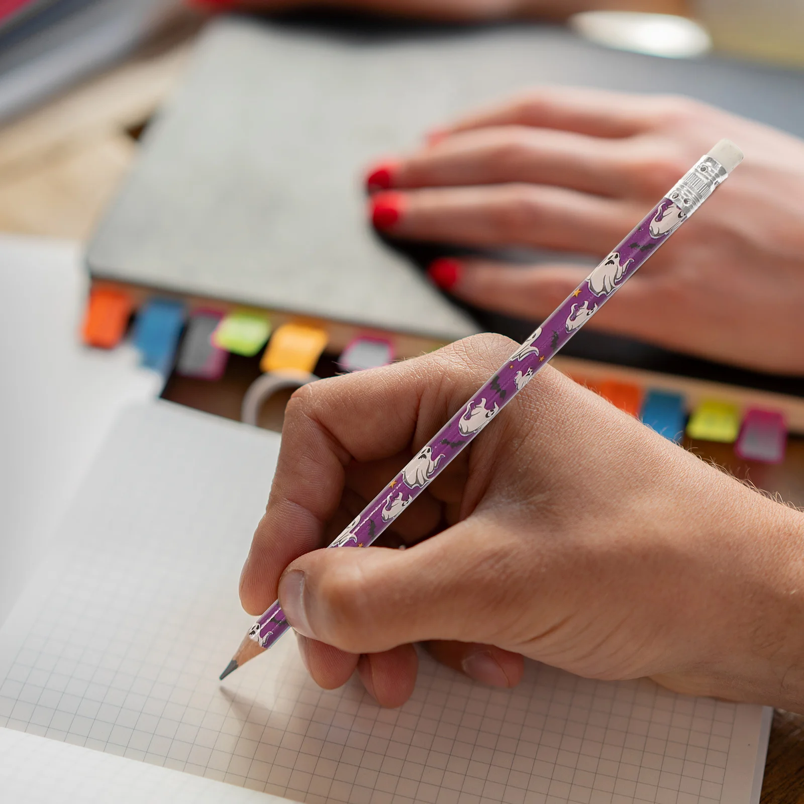 Crayons en bois de tilleul pour la décoration d'Halloween, la peinture, l'écriture, le dessin, l'esquisse, les documents, les étudiants et les enfants, 48 pièces