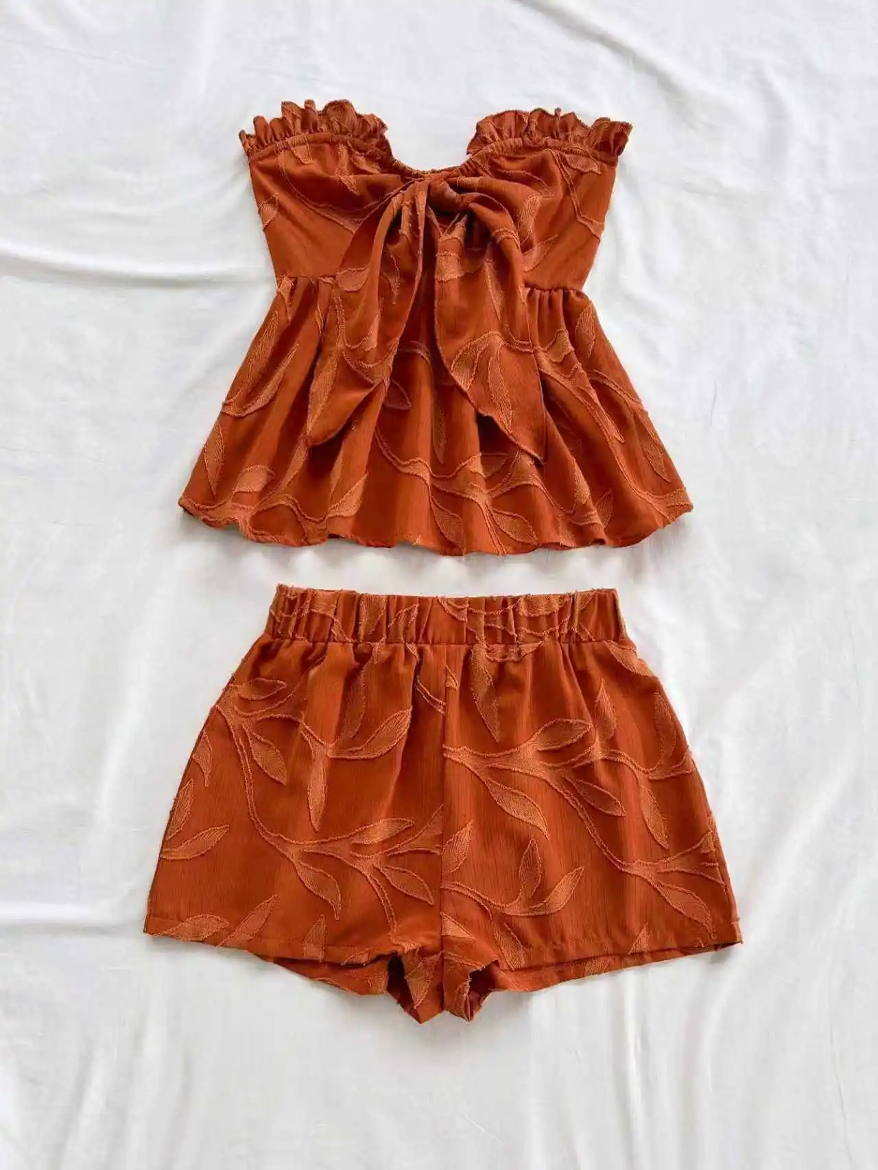Women Leaf Jacquard 2 Piece Outfit Strapless Bow Front Tube Top Elastic Waist Shorts Set Summer Vacation Matching Suit