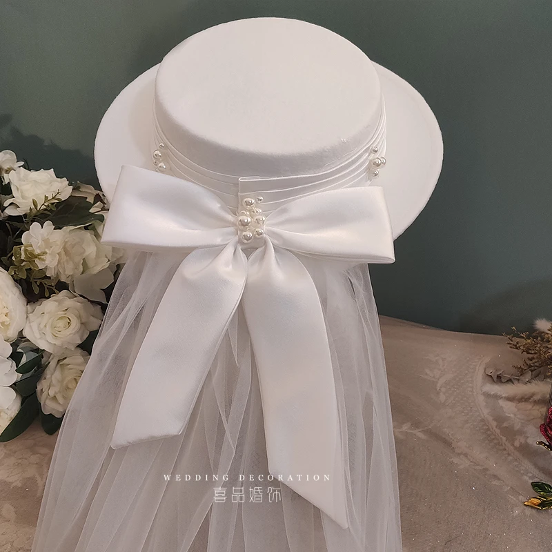 High End White Satin Wedding Hat with Long Mesh Bow Rivet Flat Fedoras Elegant Ladies Formal Ceremony Church Party Hat Headwear