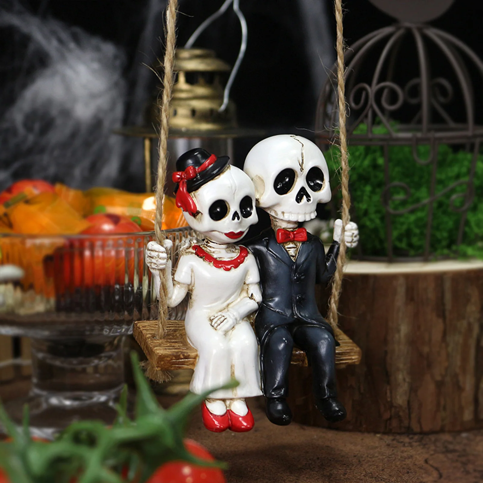 

Halloween Decoration Pendant Creative Swing Skeleton Couple Hanging For Garden Courtyard Decoration 2025 Party Decor Props