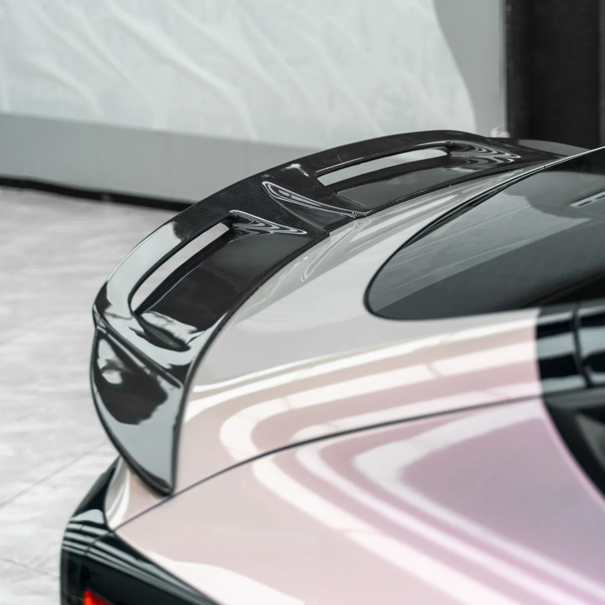 BKE Customizable Multi Colors Self-Adhesive Self-Healing UV Proof 6.5mil Thick Wrap Vinyl Film for Cars 1.52*18 Meter 2-3 Year
