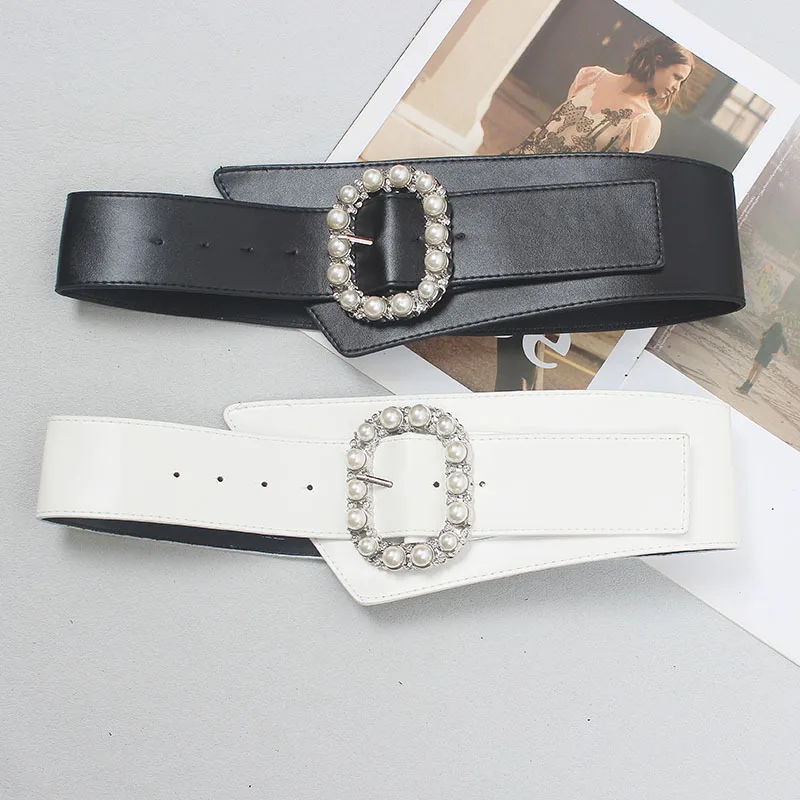 [EAM] Pu Leather White Pearl Buckle Irregular Wide Belt Personality Women New Fashion Tide All-match Spring Autumn 2024 1DH5540