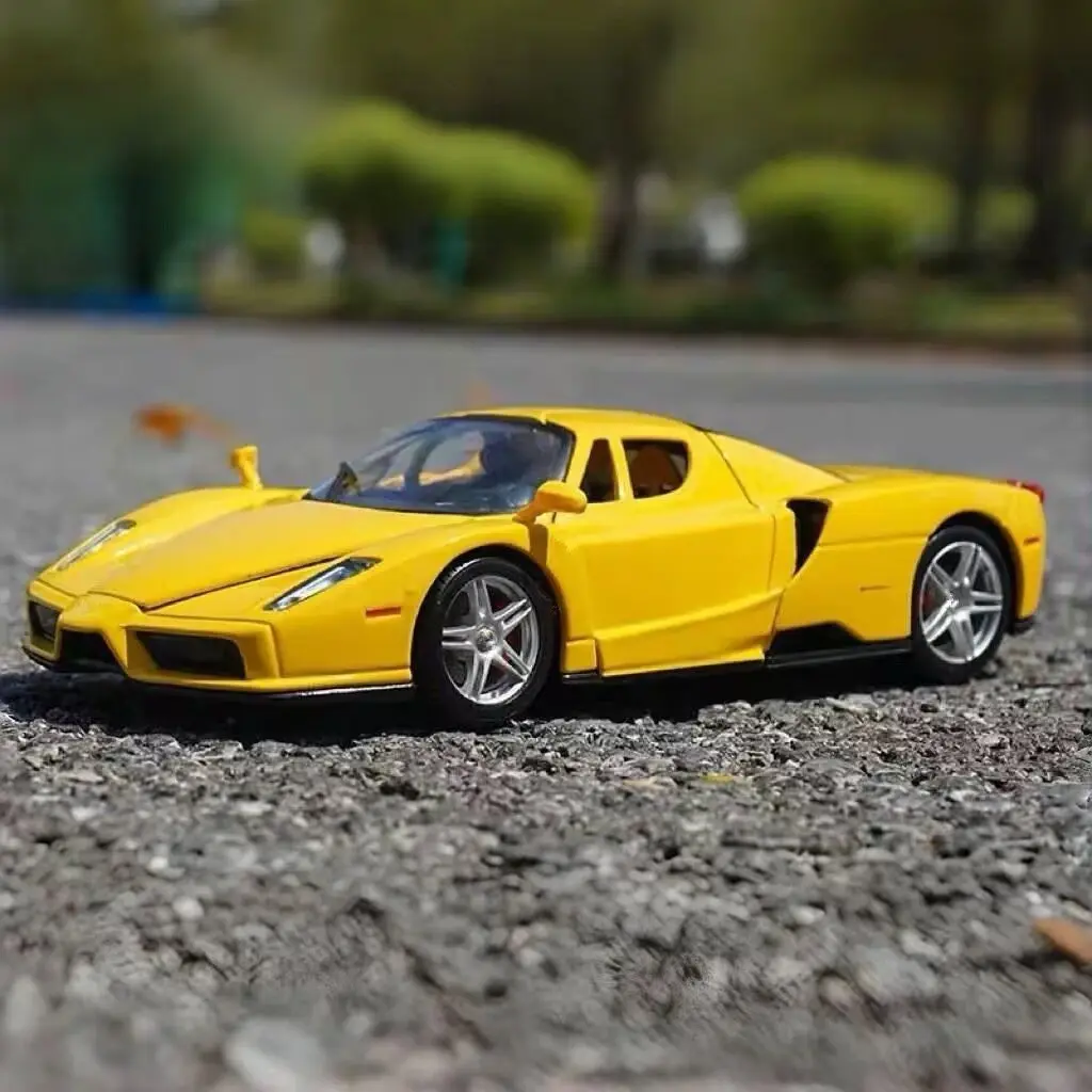 

1:32 ENZO Alloy Sports Car Model Diecast Metal Racing Vehicles Car Model Simulation Sound and Light Collection Children Toy Gift