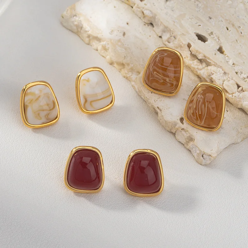 

Statement Russia Style Classic Retro Stud Earrings Niche Design Simple Square Resin Earrings Texture Metal Ear Jewelry for Women