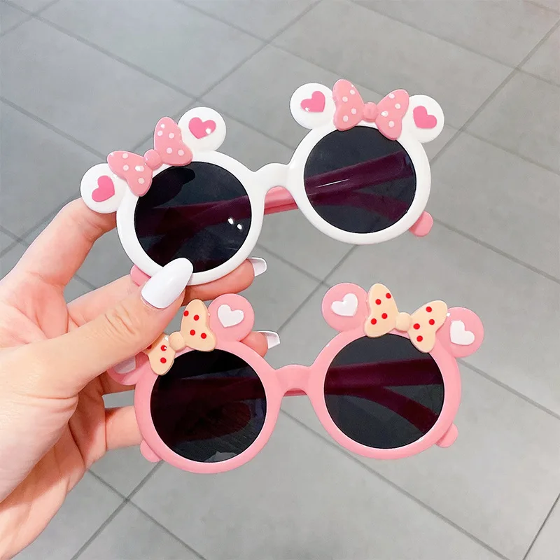 New Disney Anime Mickey Mouse occhiali da sole Kawaii Minnie Eyeglass Cartoon bambini Summer Sunshades Girl Boy Toy Gifts