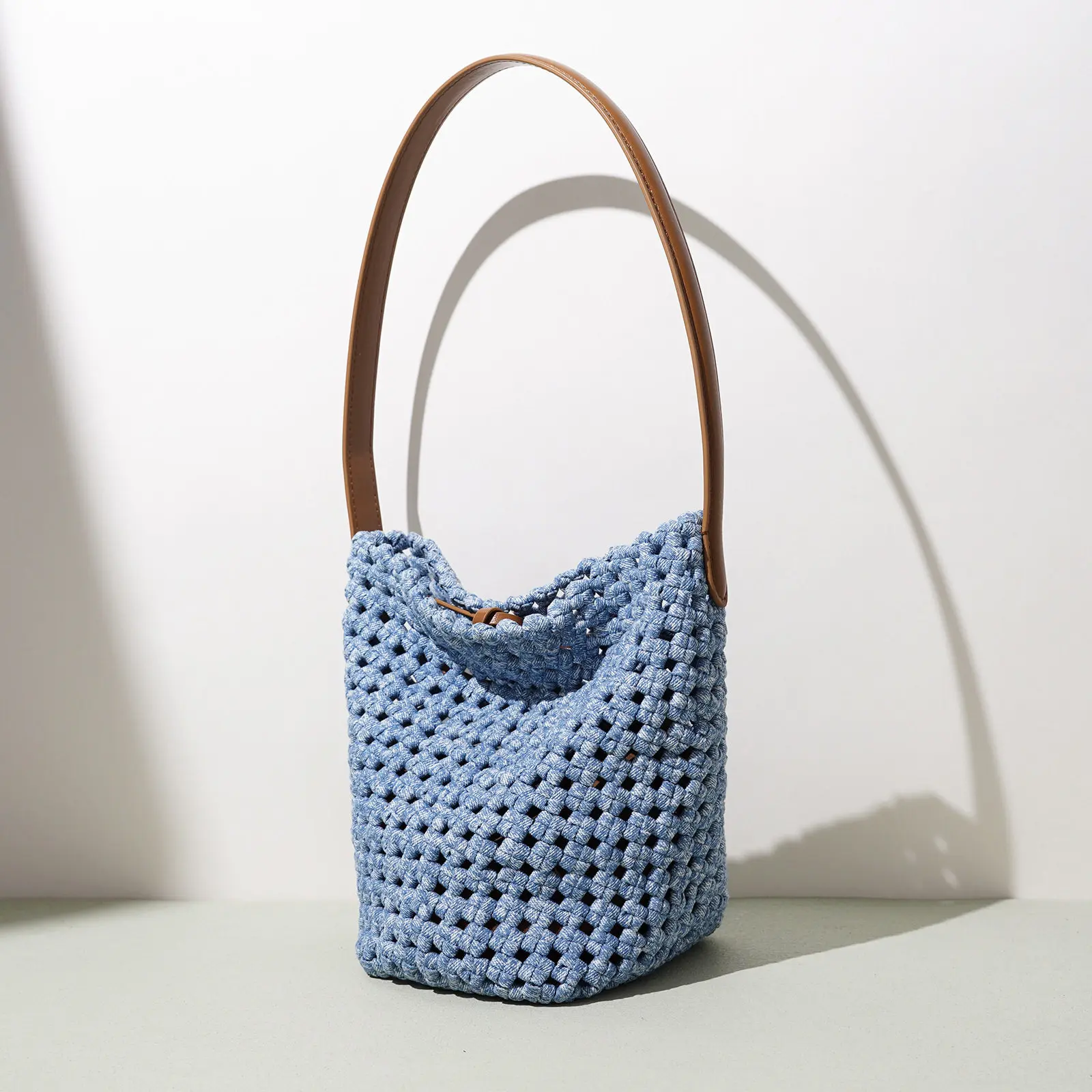 nuova-borsa-a-spalla-casual-intrecciata-a-mano-grande-capacita-2026-borsa-a-secchiello-in-pelle-per-uso-quotidiano