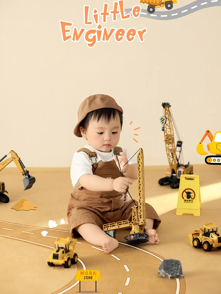 Baby 100 Days Milestone Photography Props Engineer Theme Cute Little Engineer Costume Engineering Vehicle Props for Studio Photo