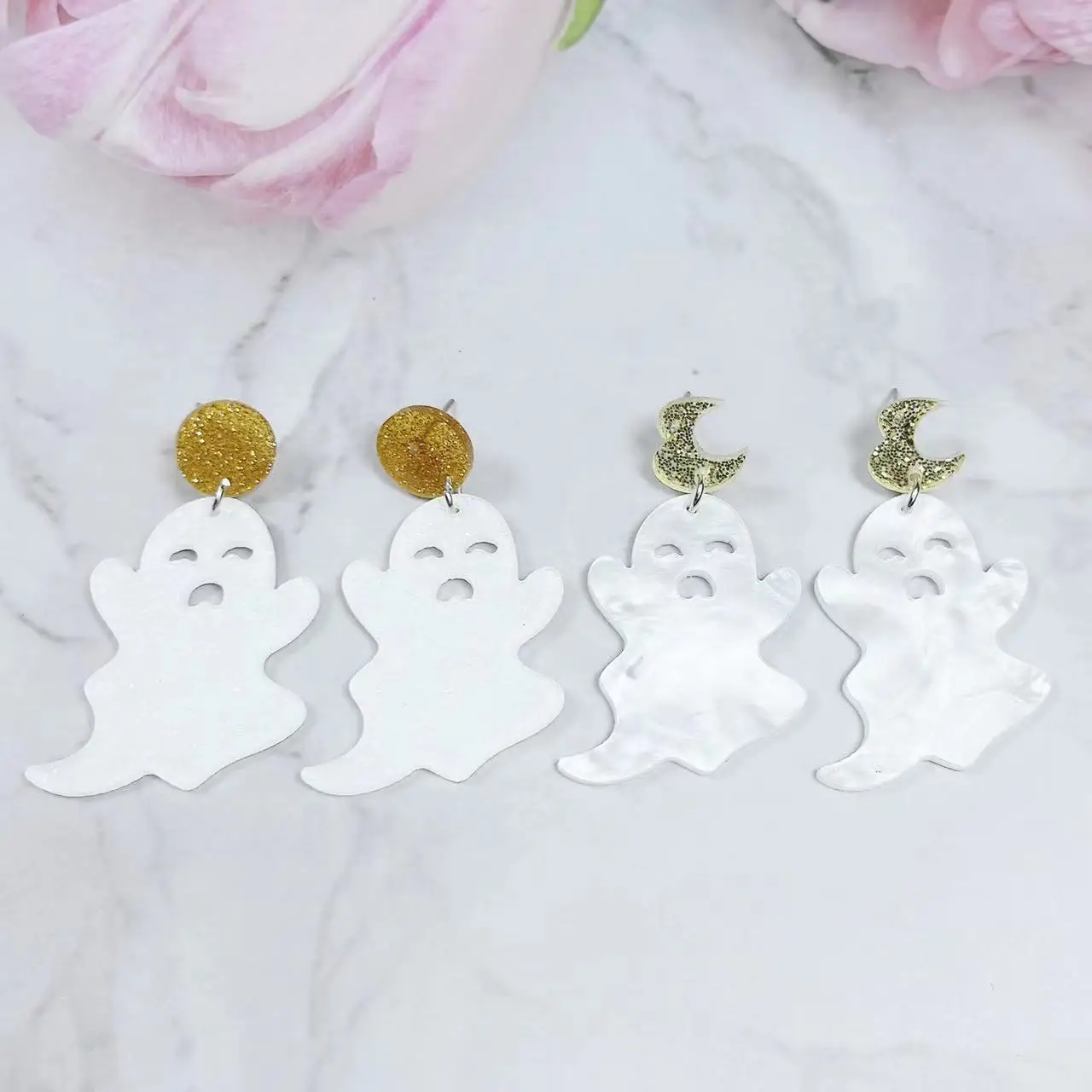 أقراط متدلية بتصميم شبح مضيء هالوني ، نمط كرتون للحفلات ، مجوهرات أكريليك ، زينة أذن للمهرجانات رائعة