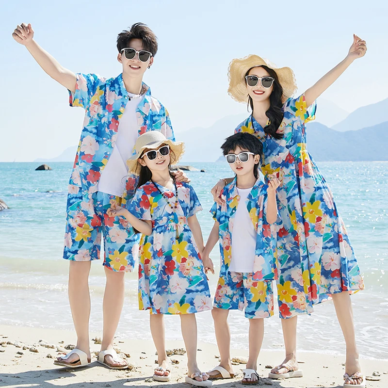 

Summer Beach Family Matching Outfits Mum Daughter Floral Dresses Dad Son Shirts/T-shirt+Shorts Couple Clothes Holiday Seaside