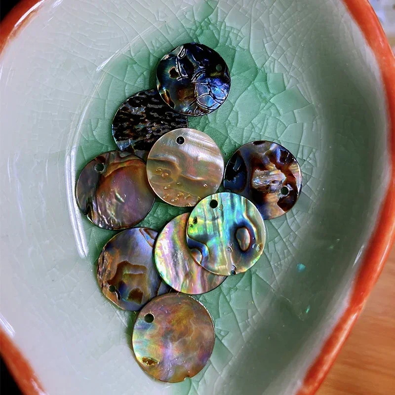Czysto ręcznie polerowany okrągły wisiorek z muszli Abalone z dziurkowanymi otworami w muszli i muszli