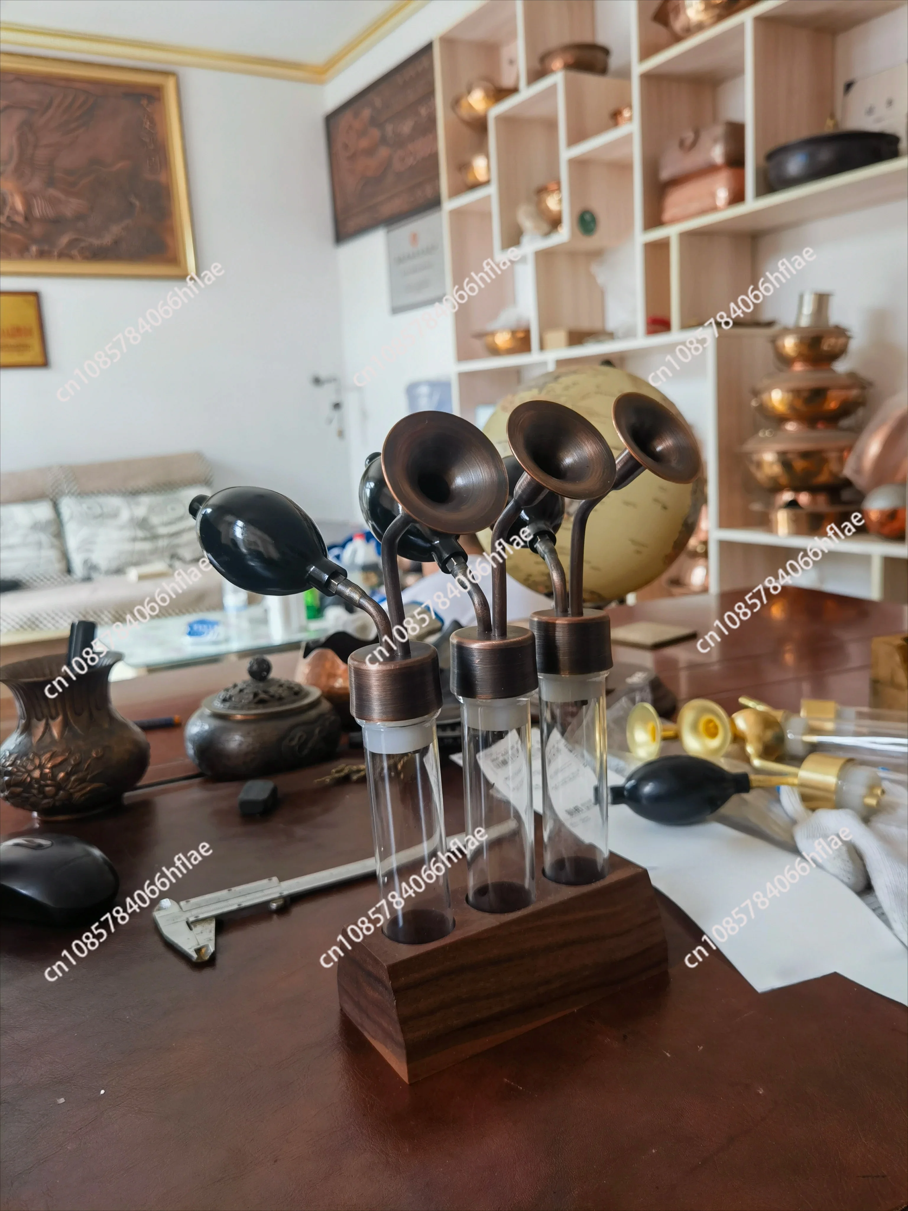 Custom Creative Glass Fragrance Bottle, Brass Diffuser Instrument for SPA, Liquor, Essential Oil and Perfume Storage
