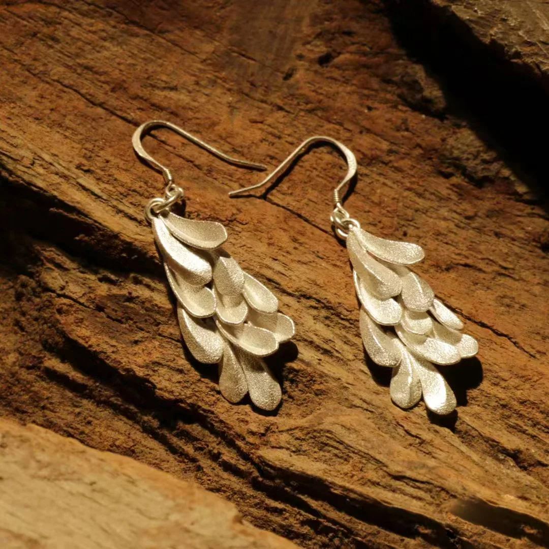AETEEY Delicate Petal Stud Earrings Feather Tassel Earrings Matte High Texture Women Jewelry