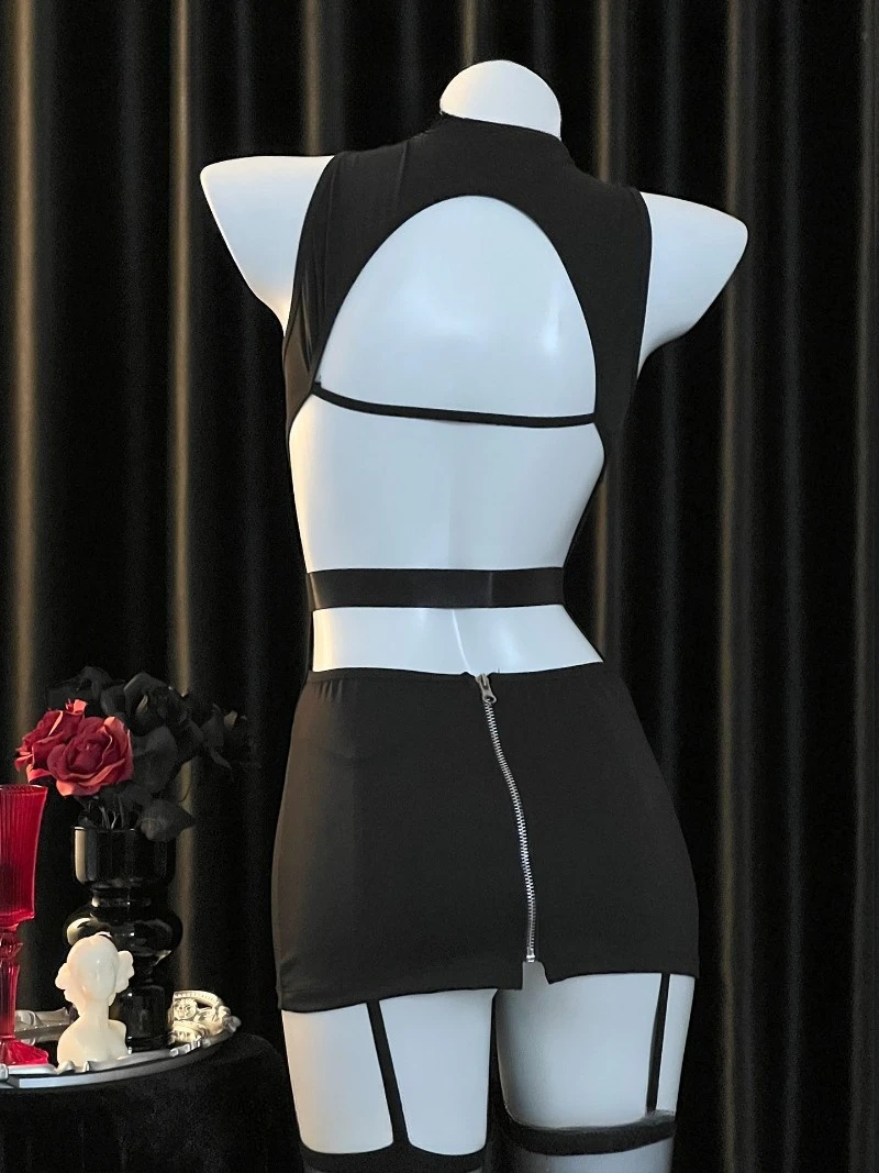 ชุดมินิเดรสสีดำเซ็กซี่แบบไนต์คลับ โชว์หลังเว้าลึก กระชับรูปร่าง ชุดเดรสสุดฮอตสำหรับผู้หญิง ชุดเย้ายวนใจ